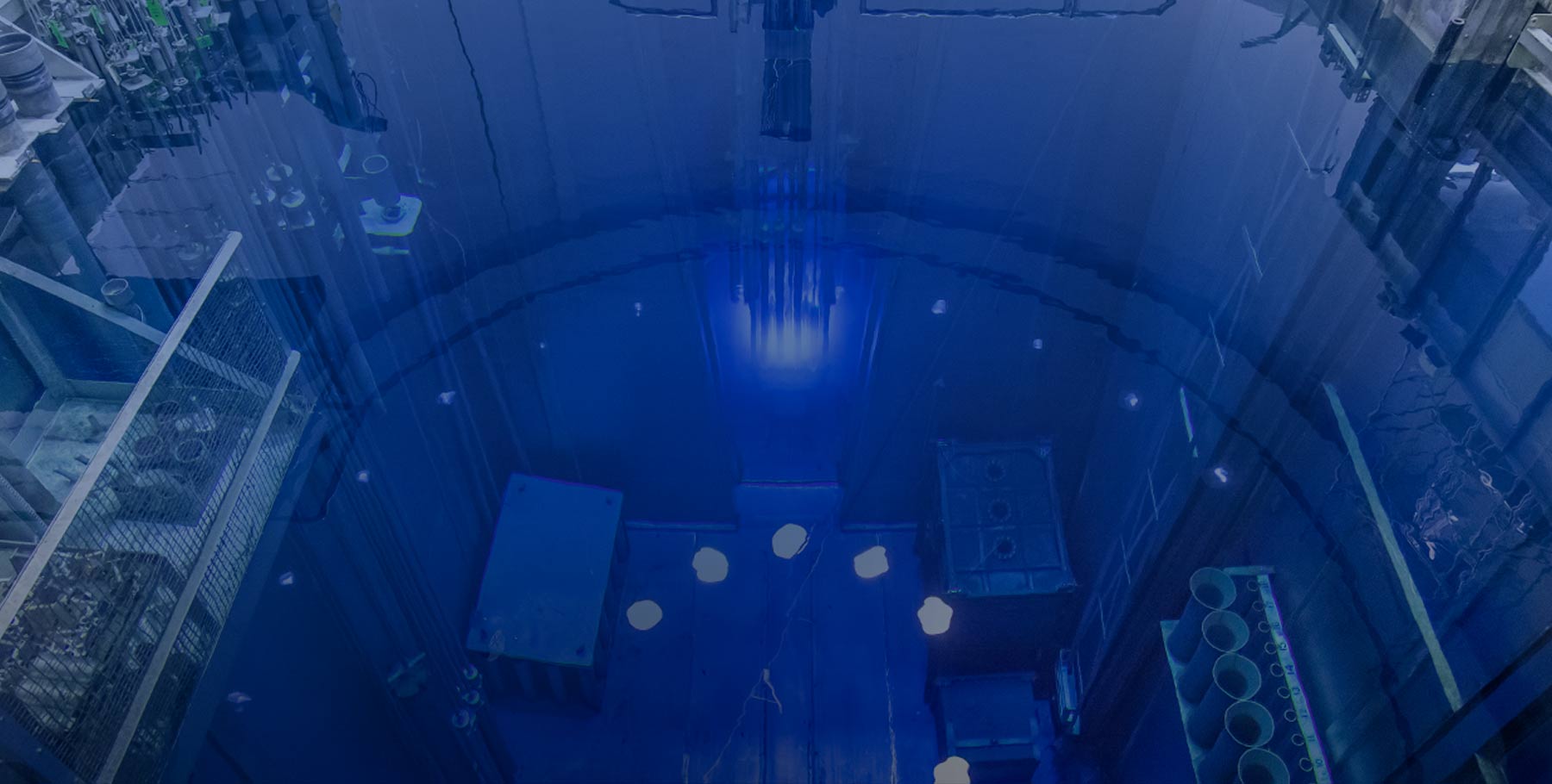 Blue light reactor